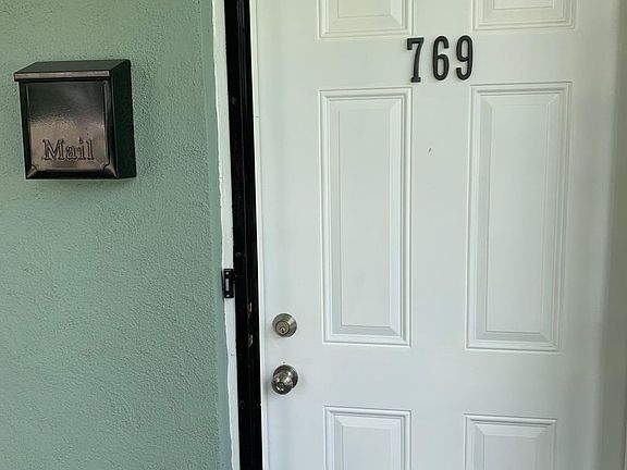 4th image of 769 E Duffy St #769