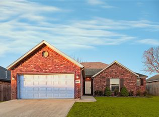 3605 Amour Dr, Rogers, AR 72758