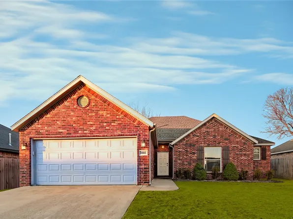 3605 Amour Dr, Rogers, AR 72758