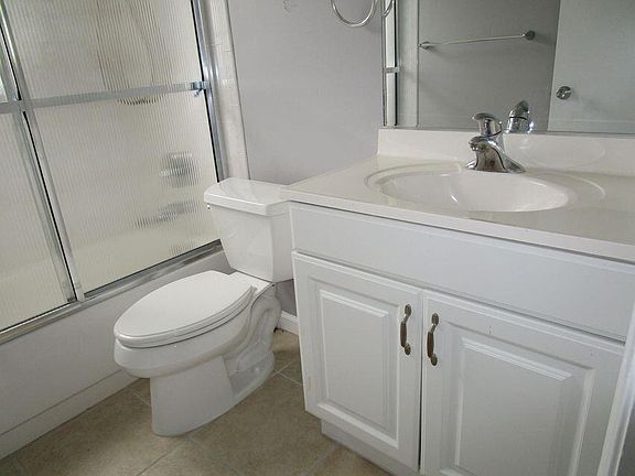 4th image of 108 Norwich E #108