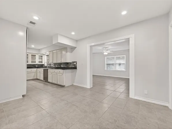 3003 Topham Cir, Houston, TX 77018