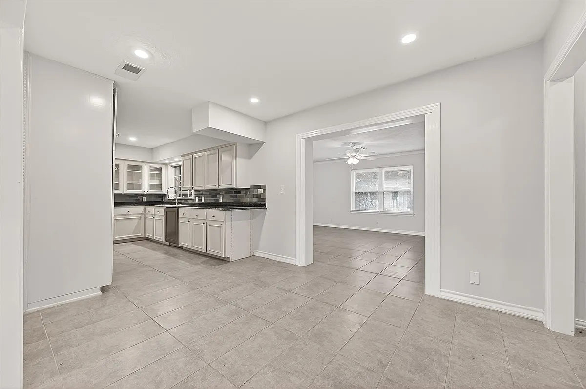 Building Photo - 3003 Topham Cir