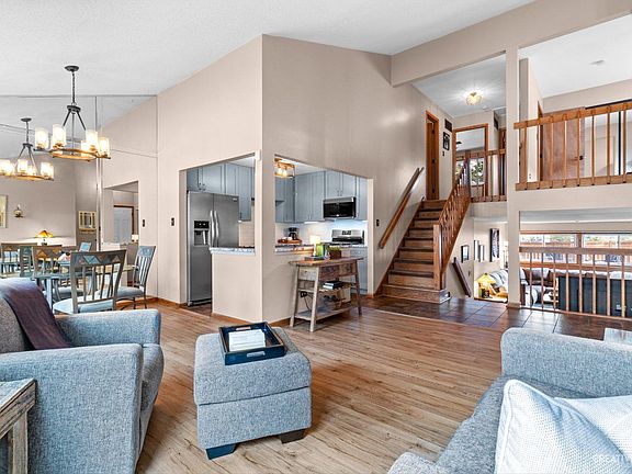 3rd image of 397 Pepperwood Ln