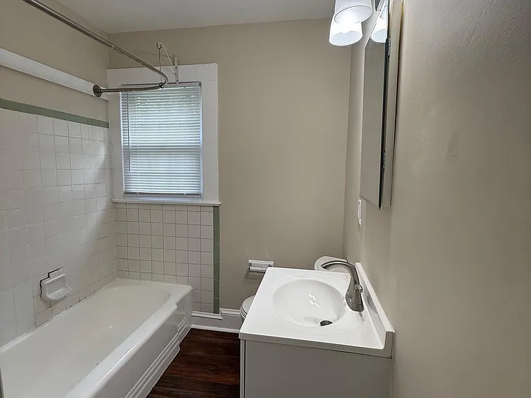 920 Northside Dr — Photo 10