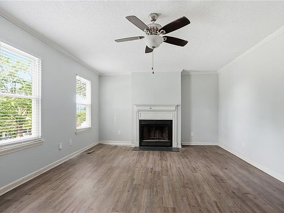 2nd image of 134 Mayflower Cir