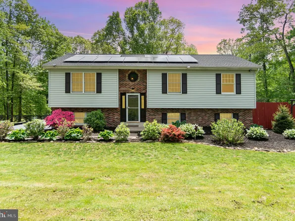 138 Tapeworm Rd, New Bloomfield, PA 17068