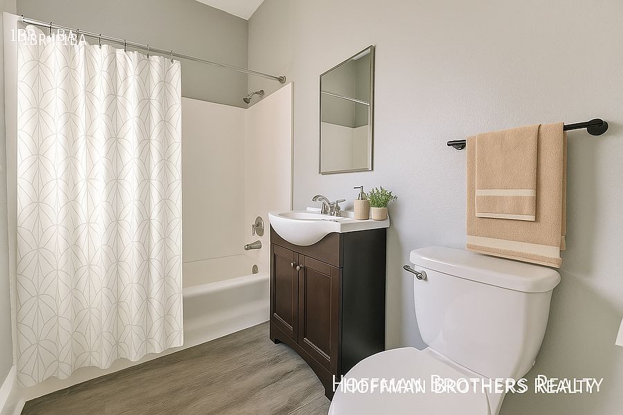 2nd image of 1121 S Norton Ave APT 210