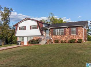 945 Mountain Dr, Fultondale, AL 35068