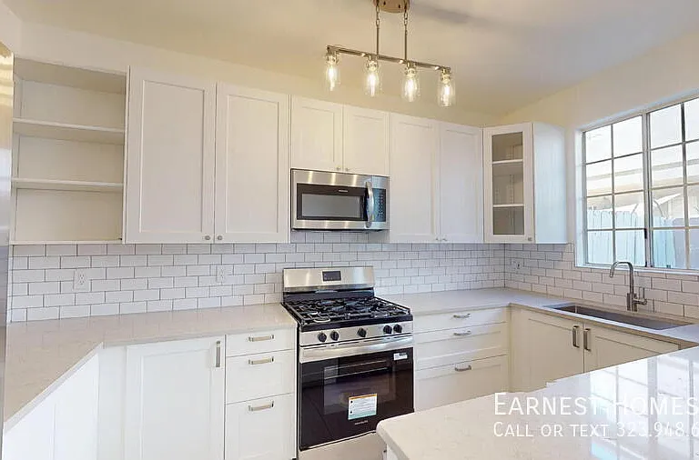 18347 Saticoy St #31 — Photo 21
