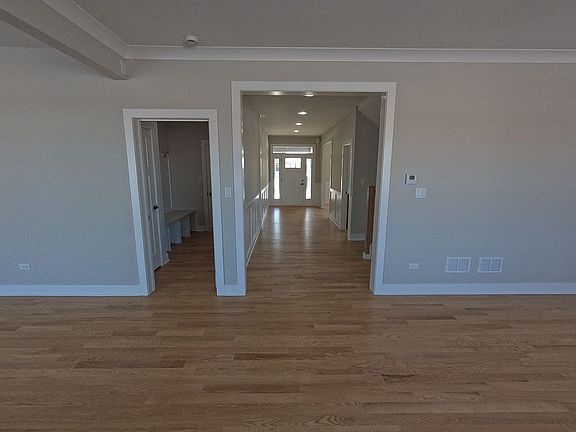 5th image of 14021 W John St