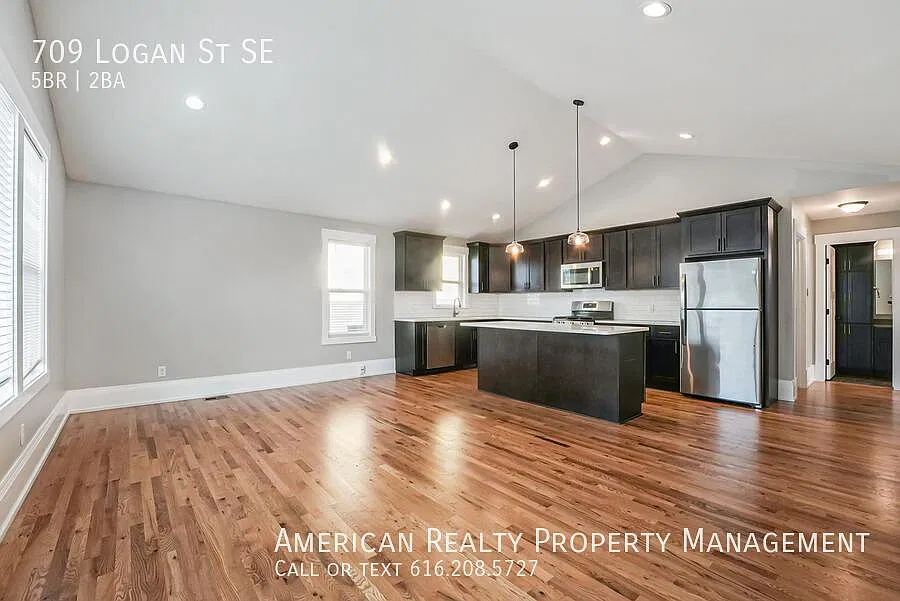 5 bed, 1524 sqft, $3,400 — Photo 2