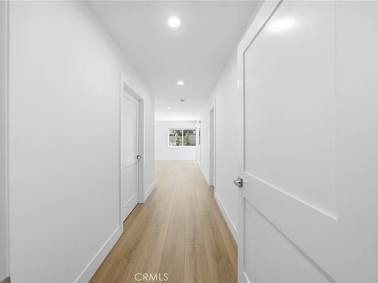 520 W Country Hls — Photo 15