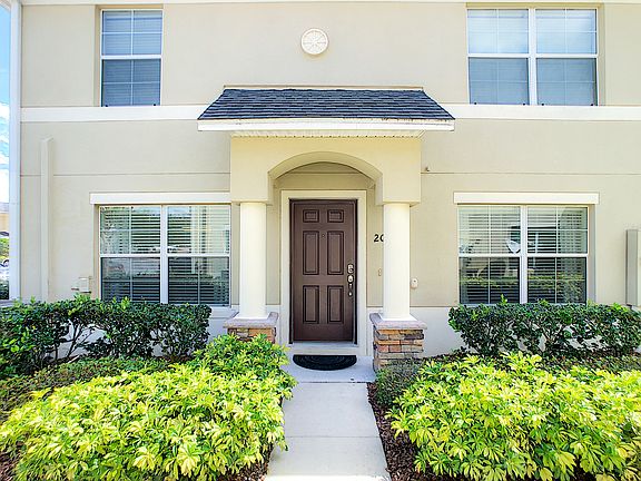 2nd image of 208 Carina Cir