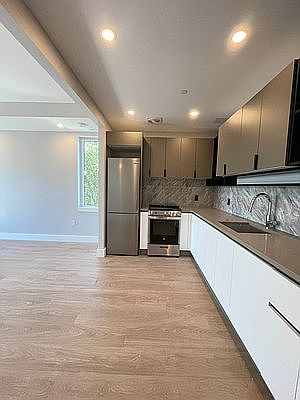 2nd image of 292 Linden Blvd #5C
