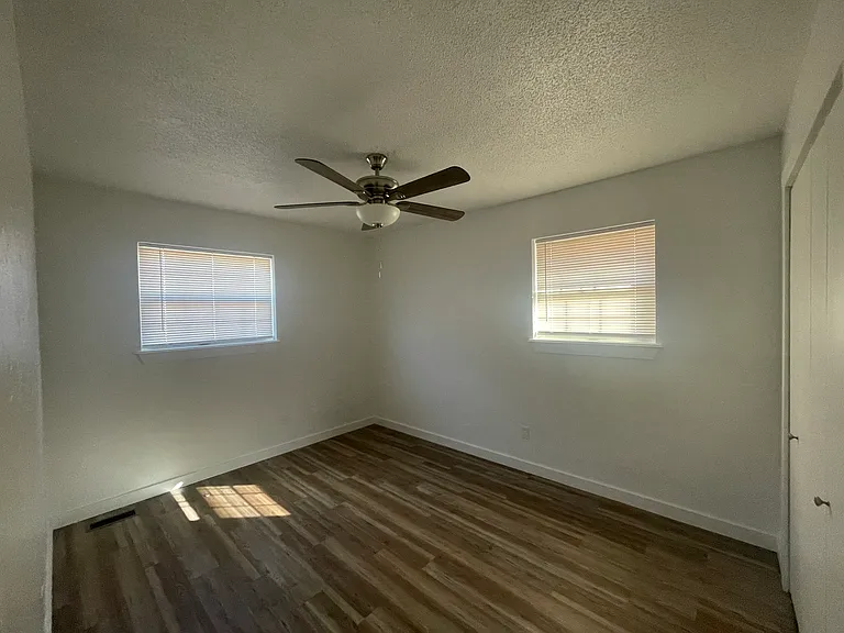 2505 Cherokee Dr — Photo 7