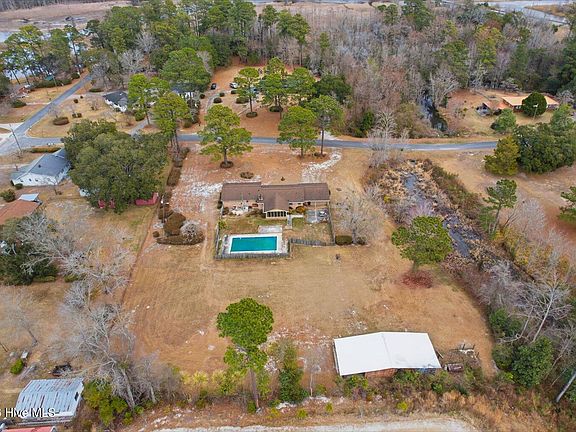 5th image of 121 Loop Road