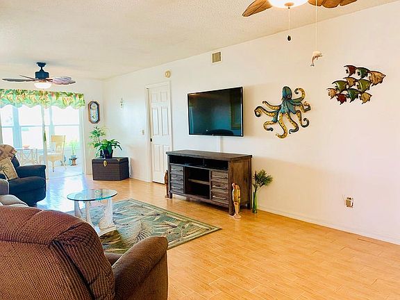 5th image of 850 Lake Orchid Cir Unit 850-103