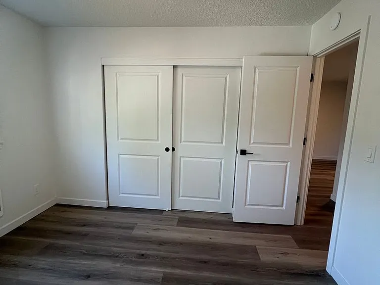 Newly Remodeled Kennedy Park Apartments! — Photo 21