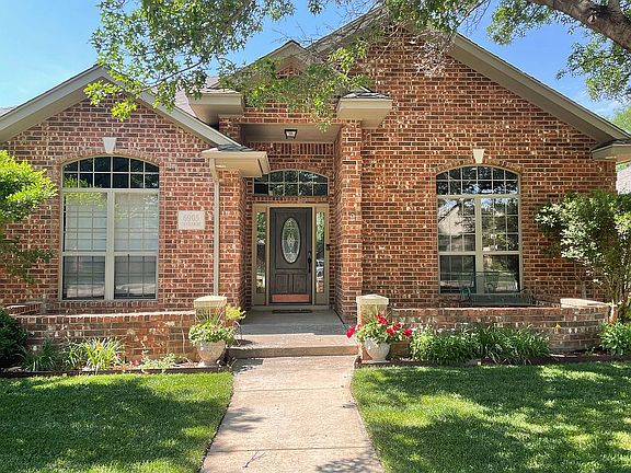 2nd image of 6905 Canterbury Pl