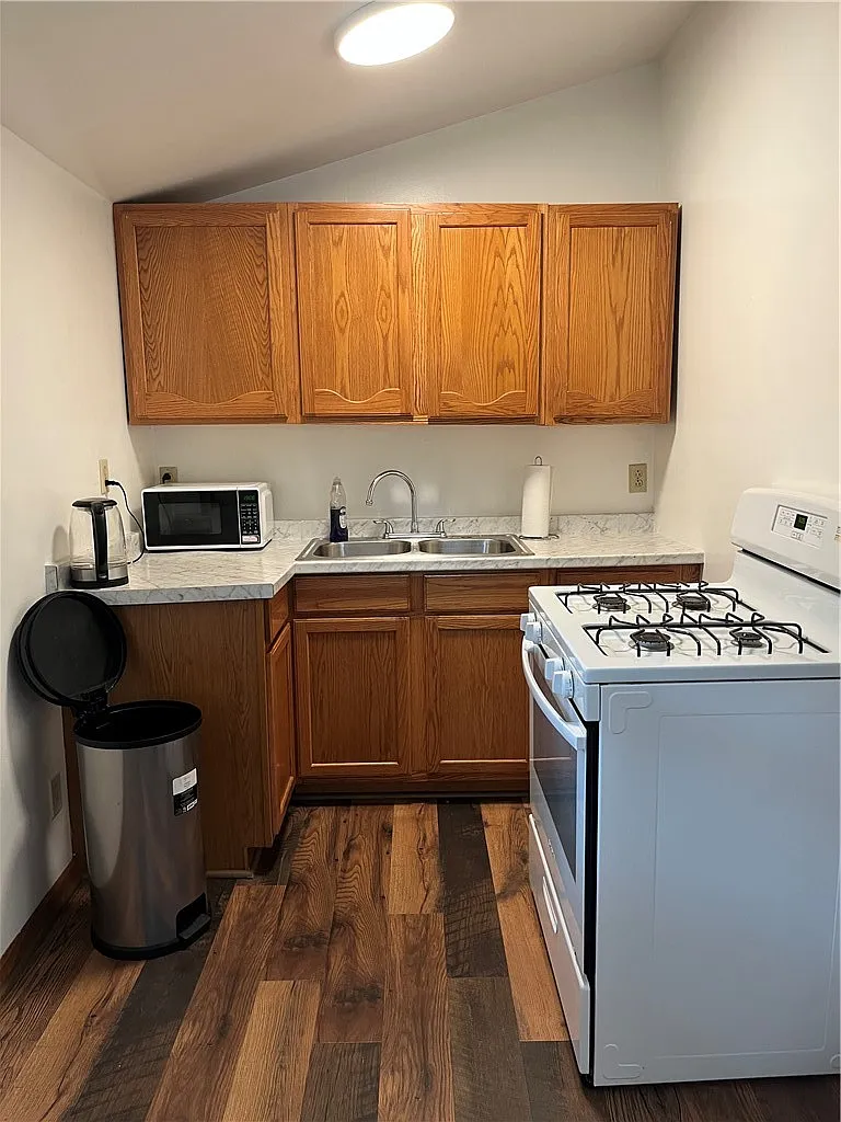 1 bed, $650 — Photo 3