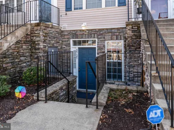 2725 Oak Leaf Ct, Odenton, MD 21113