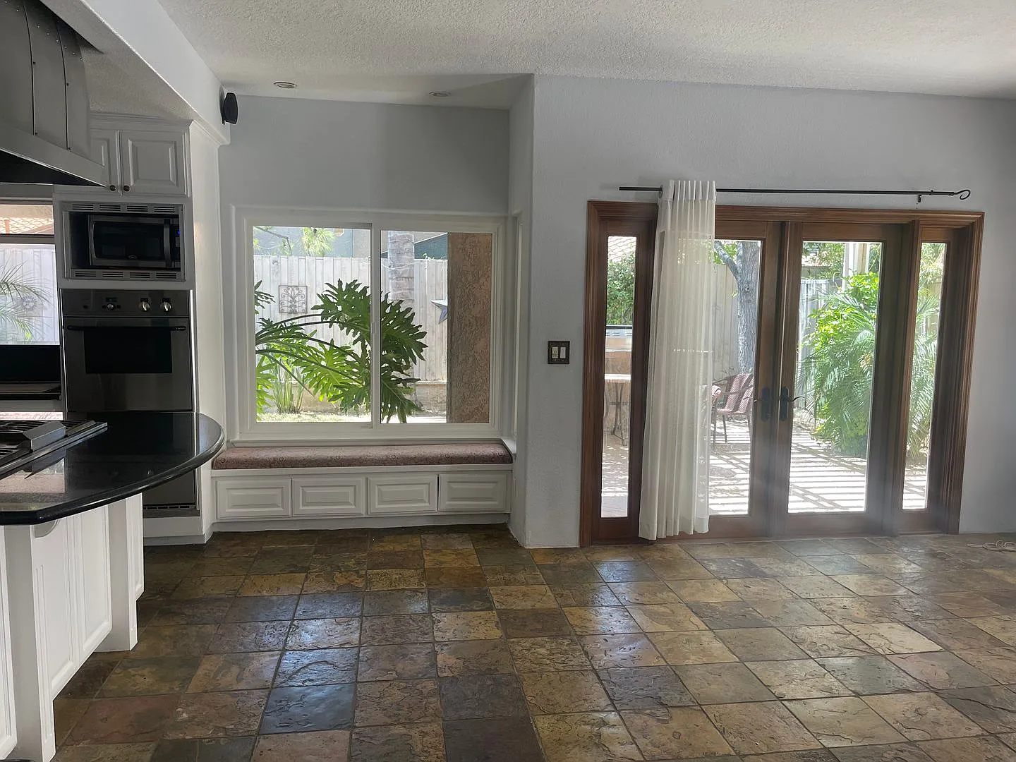 Calabasas Two-Story 4b/3b Beautiful Open Kitchen w/ Hardwood Floors throughout — Photo 2