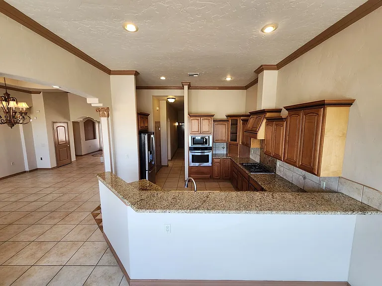 4189 Capistrano Ave — Photo 25