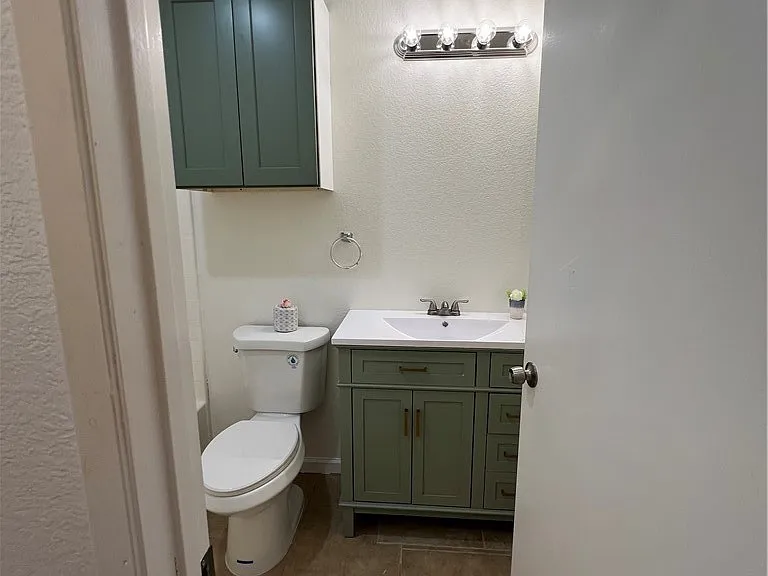 14914 Binford Ave — Photo 21