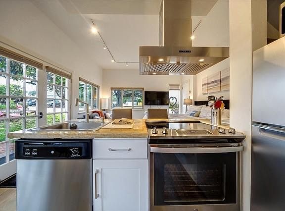 3rd image of 101 Cortez Ave #C