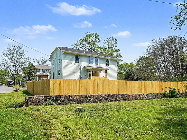 1500-1502 Bryan St — Photo 15