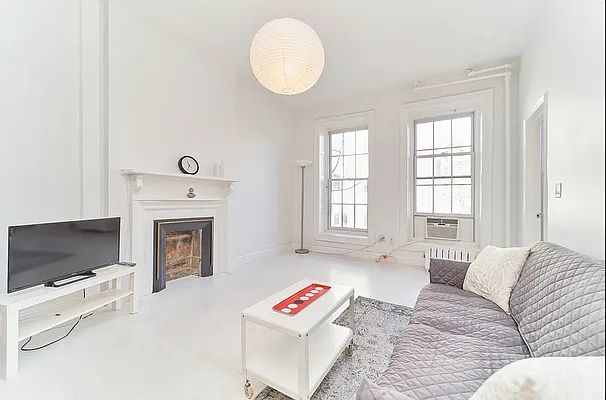 Rented by Isen & Company : Real Estate Advisors | media 13