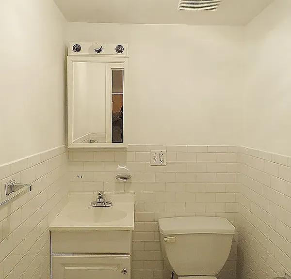 209 21st St #2 — Photo 9