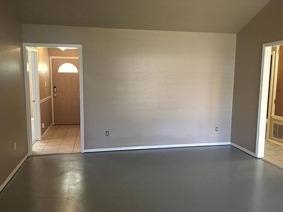 3rd image of 2211 Gen. York Cir