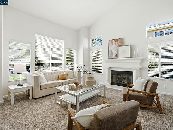 4th image of 1038 McCauley Rd