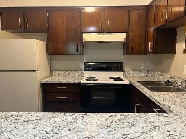 Tiblow Village Apartments — Photo 22
