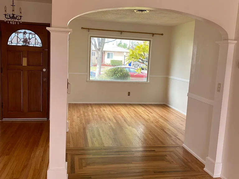 11820 Pomering Rd — Photo 2