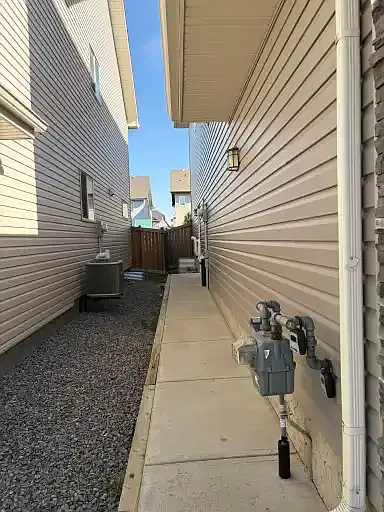 1 bed, 1.0 bath, 753 sqft, $900 — Photo 2