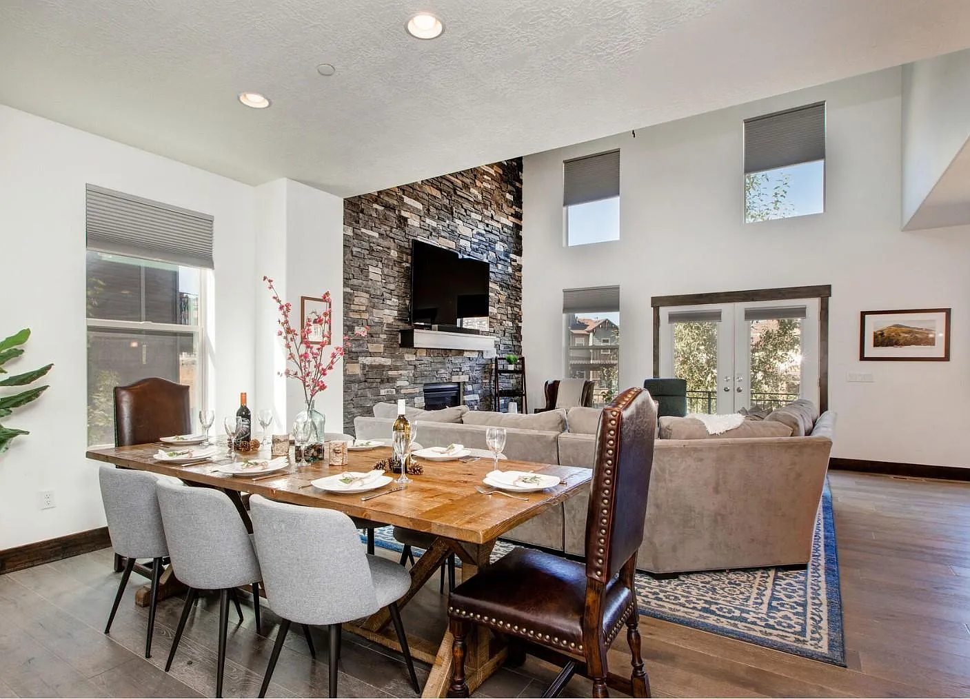 5 bed, 3000 sqft, $5,999 — Photo 4
