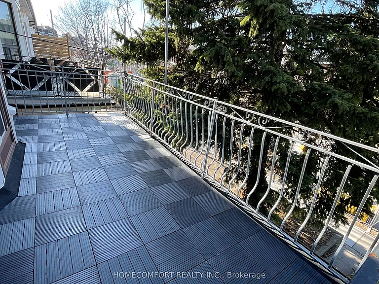 33 Strathmore Blvd #UPPER — Photo 20