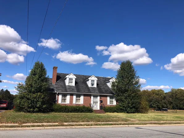 243 Delaware Ave, Harrington, DE 19952