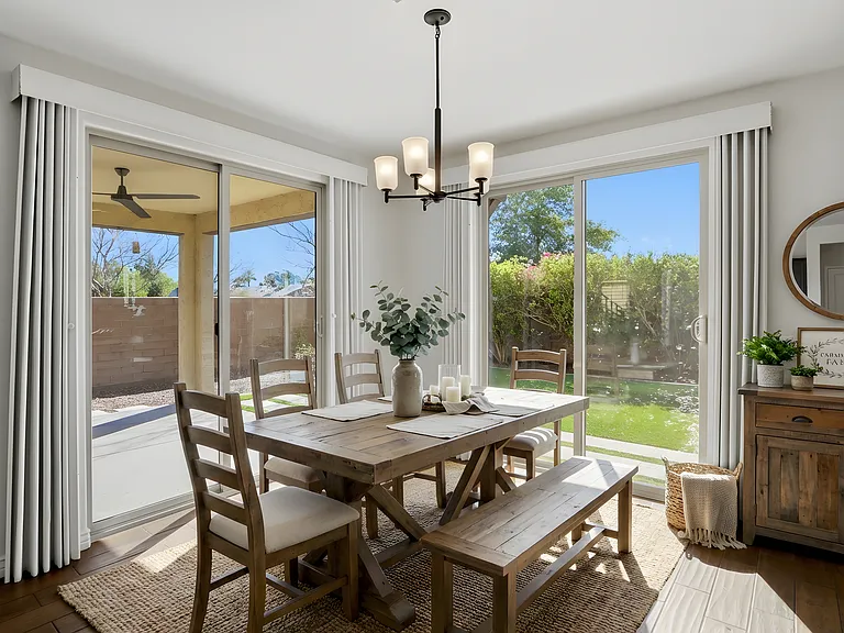 227 E Beatryce St — Photo 16
