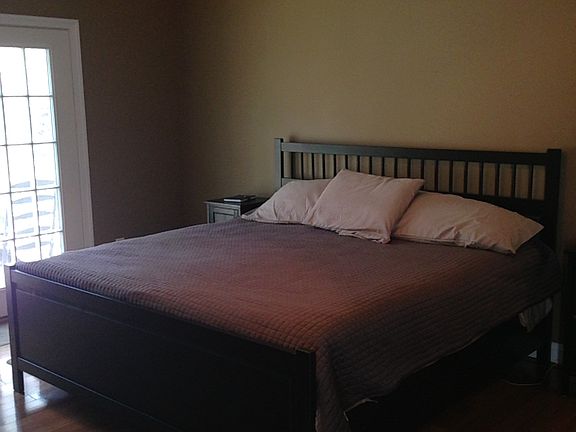 master with doors to backyar