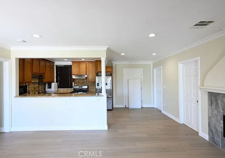 6437 Enfield Ave — Photo 20