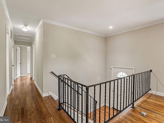4th image of 4404 Dartmoor Ln