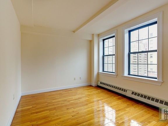 3rd image of 17 Park Ave APT 901