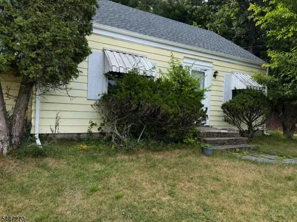 304 Goffle Rd, Hawthorne Boro, NJ 07506