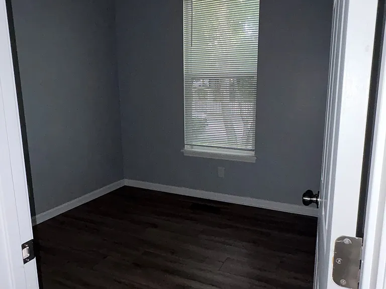 2424 N New Jersey St — Photo 10