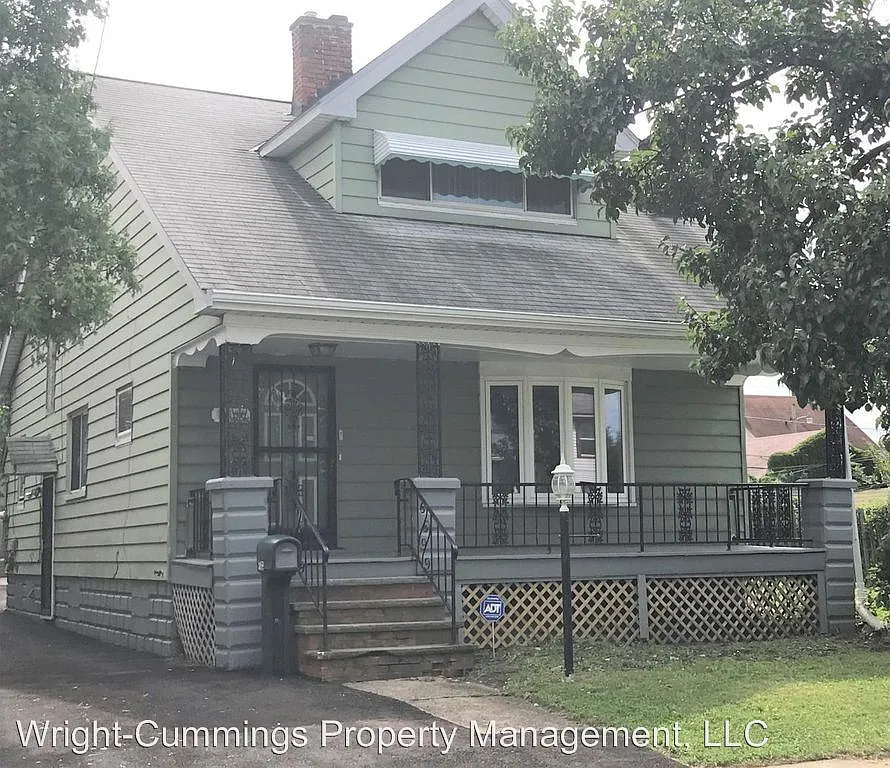 11712 Dove Ave photo 1