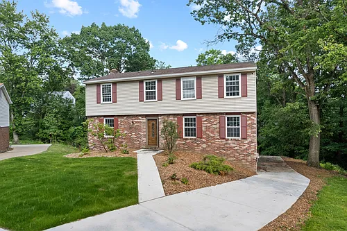 320 Penn Lear Ct Photo 1
