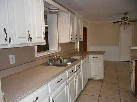 5th image of 715 Henslee Dr